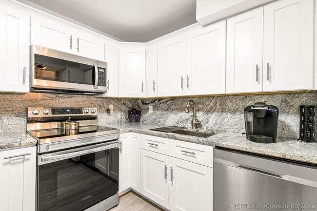 Building Photo - 3546 S Ocean Blvd