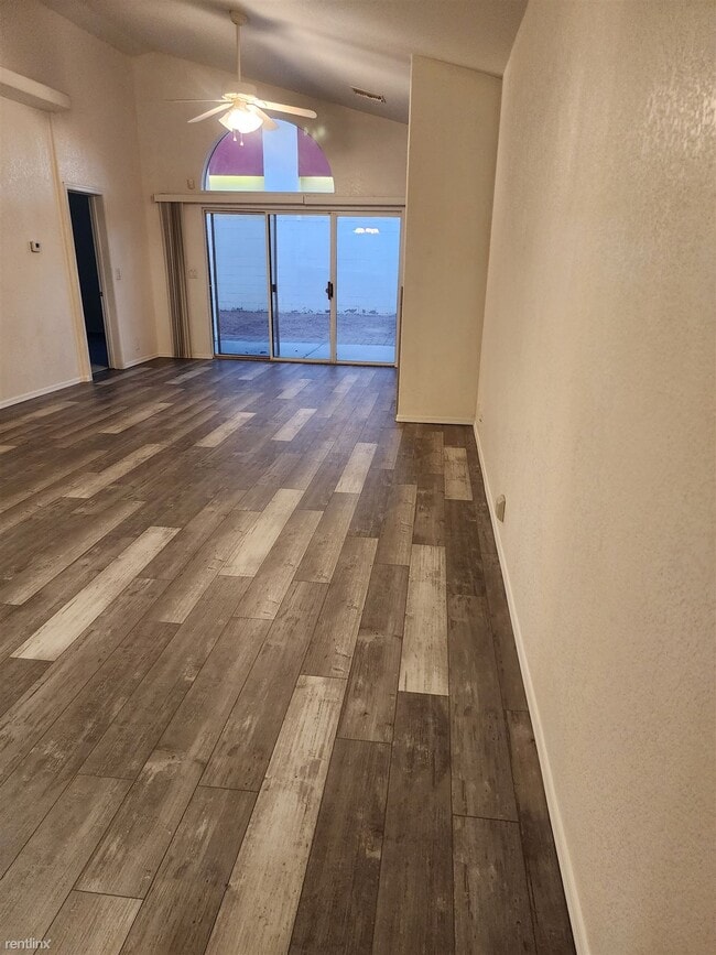 Building Photo - 2 br, 2 bath House - 1825 East Shore Villa...