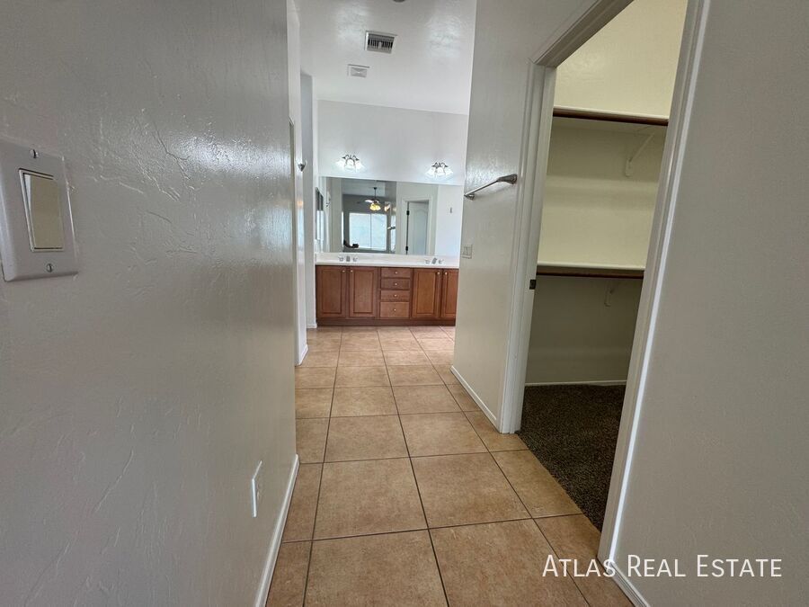 Building Photo - 4228 E Stony Meadow Dr