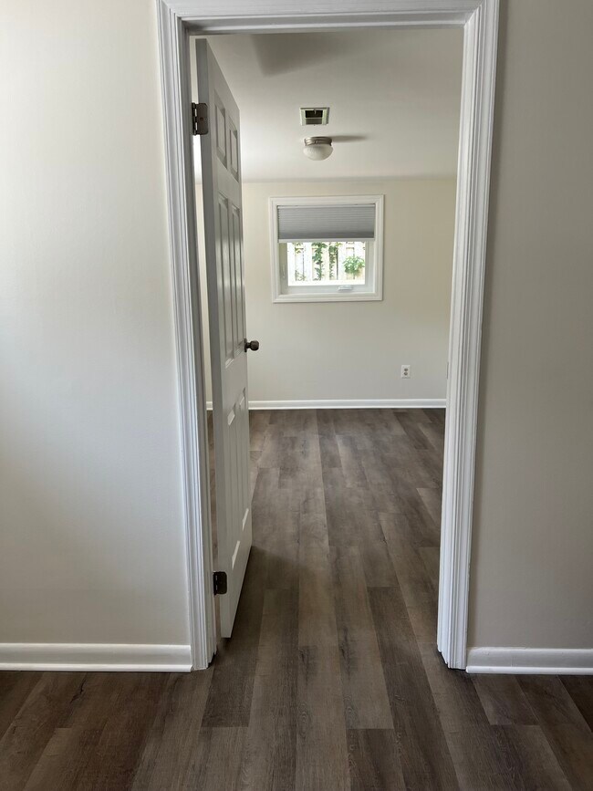 Building Photo - 7441 Convair Dr