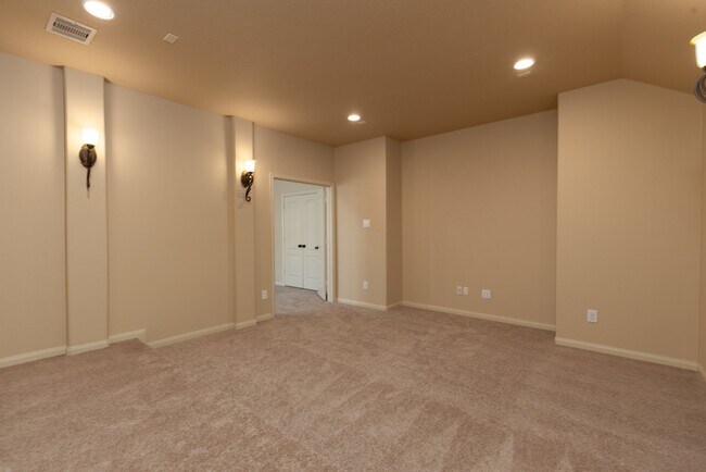 Building Photo - 17303 Quiet Shores Dr