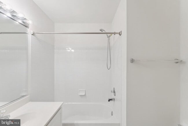 Building Photo - 11892 Breton Ct