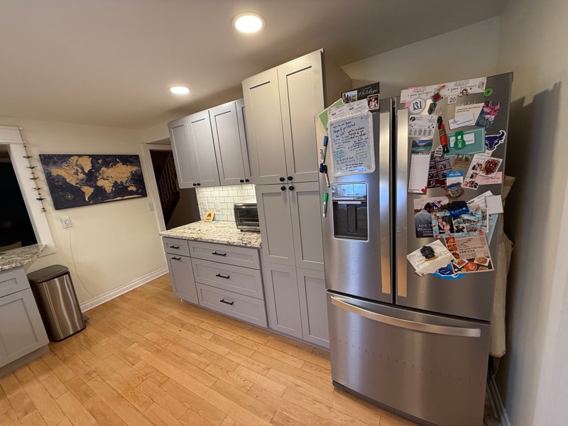 Building Photo - 688 Montrose Ave