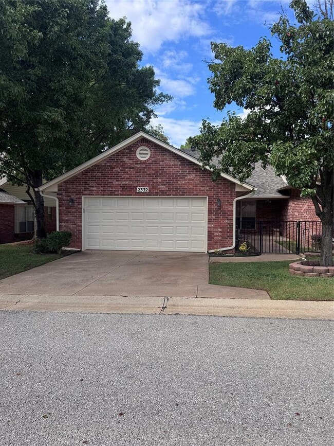 Primary Photo - 2332 Sweetwater