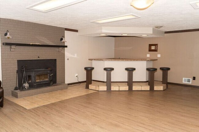 Building Photo - Prairie Lane Estates 3 bedroom ranch with spacious rooms and amenities beyond your imagination