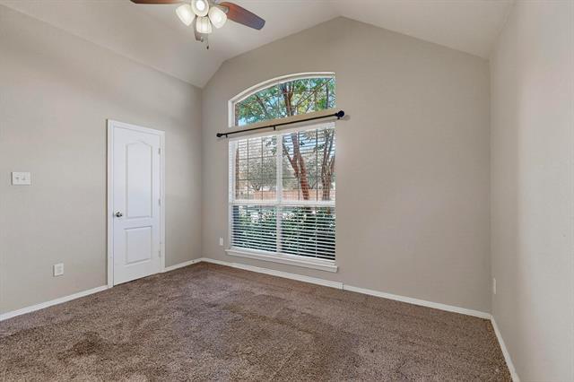 Building Photo - 337 Royal Oak Dr