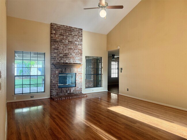 Building Photo - 2934 Field Line Dr