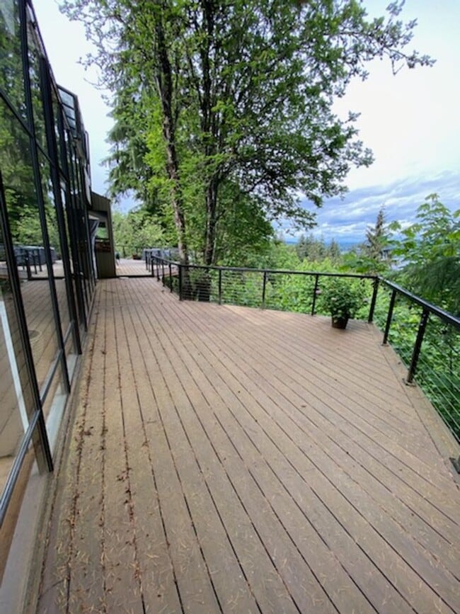 Building Photo - Mercer Island modern house W/a finished MIL APT  For Rent