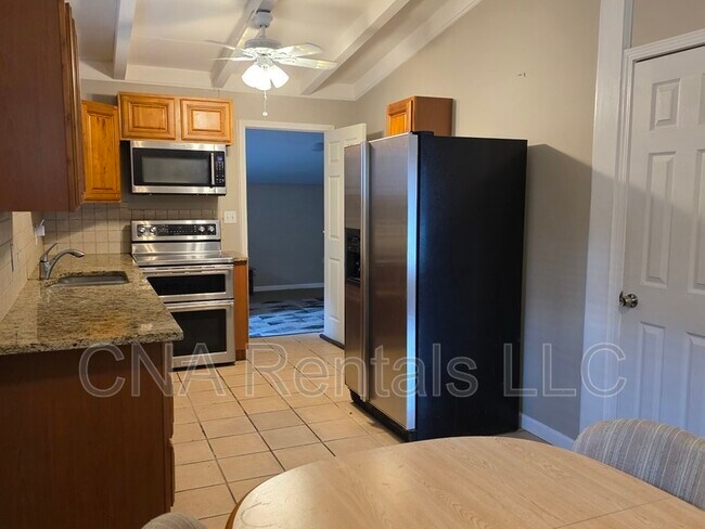 Building Photo - 3659 Ashwood Dr SE