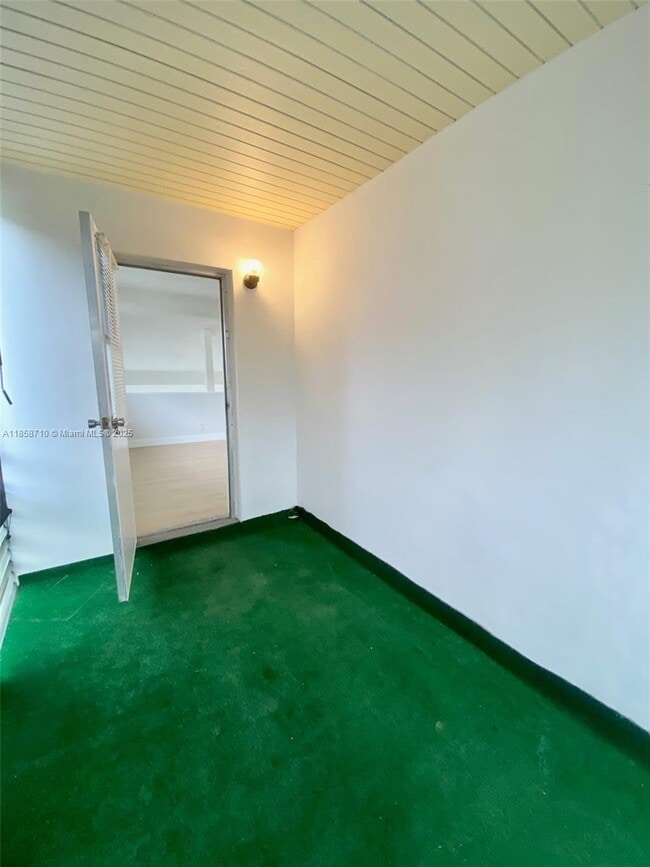 Building Photo - 3200 Coral Springs Dr