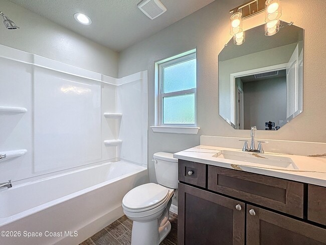 Building Photo - 1101 San Filippo Dr SE