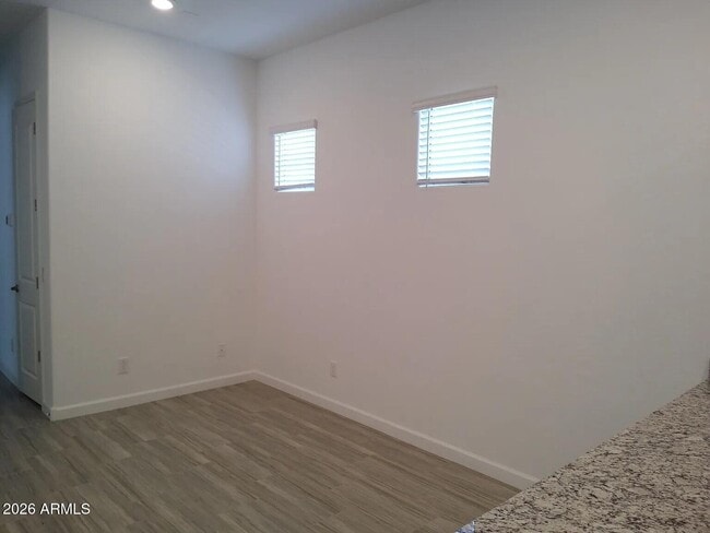 Building Photo - 9803 E Thornbush Ave