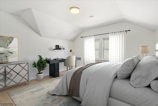 Building Photo - 46 James St