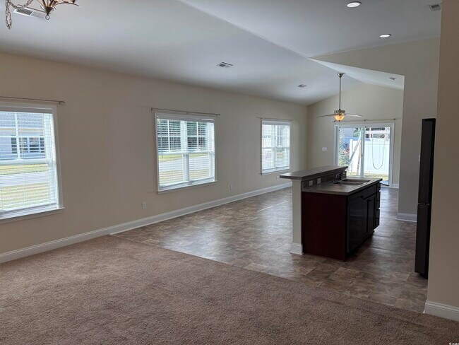 Building Photo - 292 Clearwater Dr