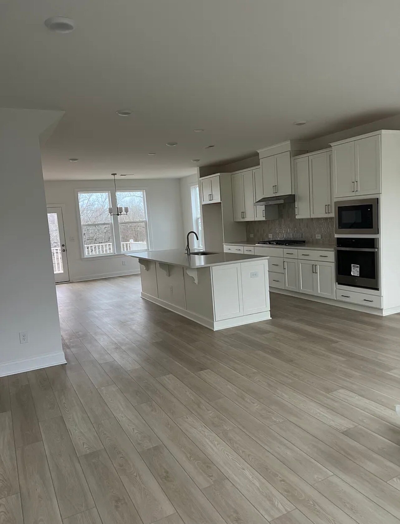 Building Photo - 2092 Barrowcliffe Dr NW