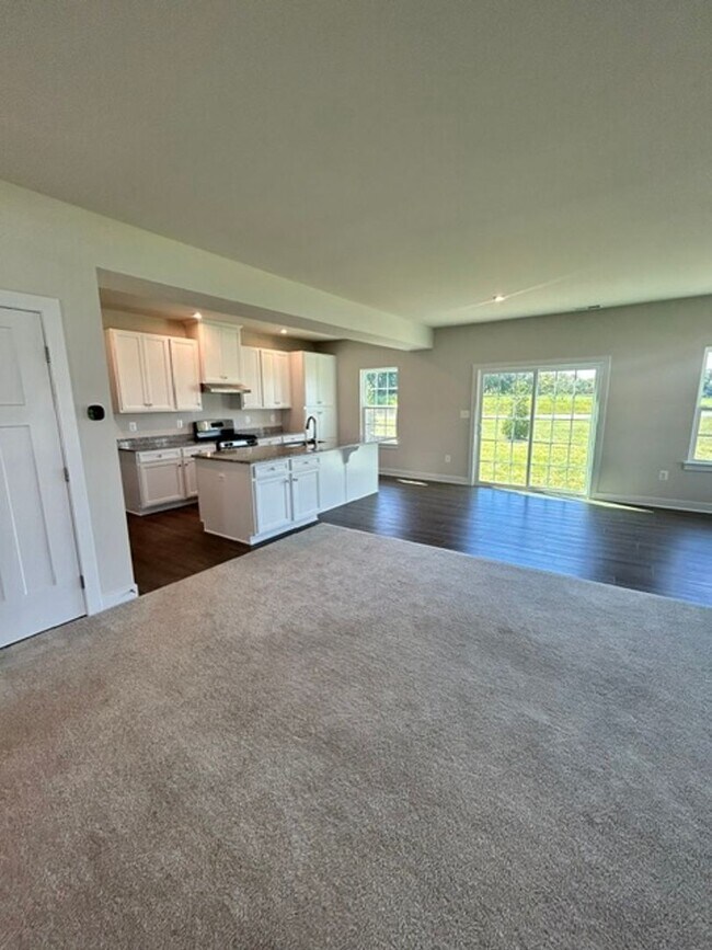 Building Photo - 10696 Whispering Pine Ln
