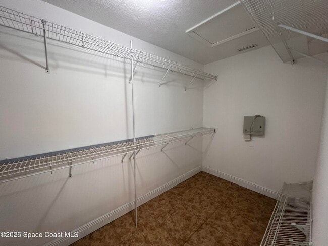 Building Photo - 2565 Ventura Cir