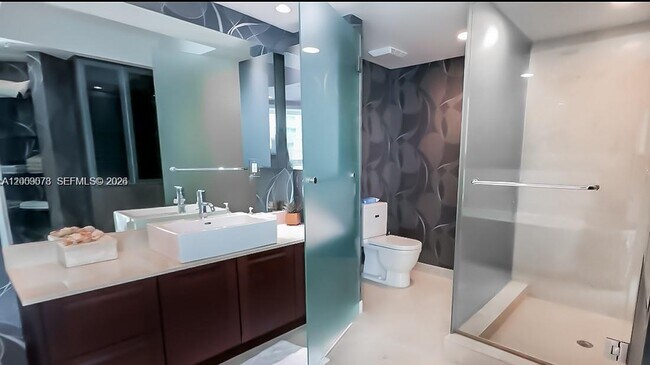 Building Photo - 200 Sunny Isles Blvd