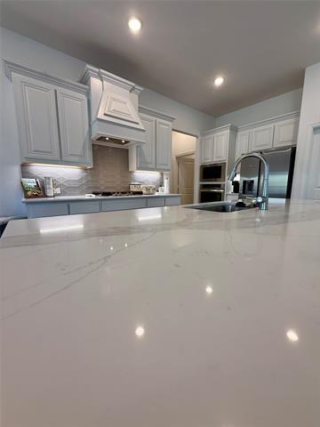 Building Photo - 218 Oakcrest Dr