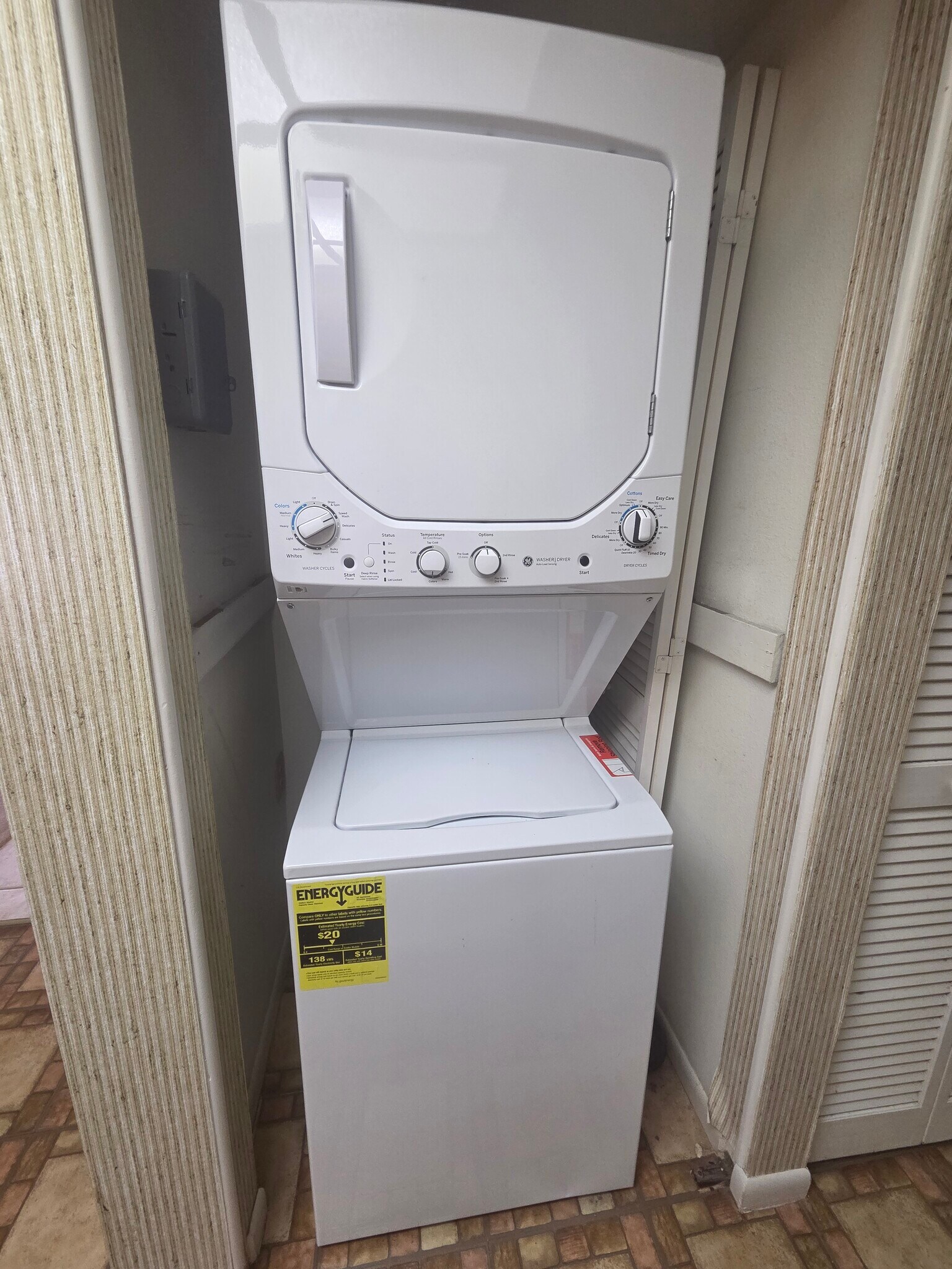 Washer/Dryer Inside Condo - 2581 Countryside Blvd