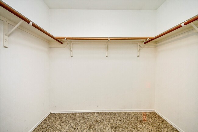 Building Photo - 16134 Coleburn Dr