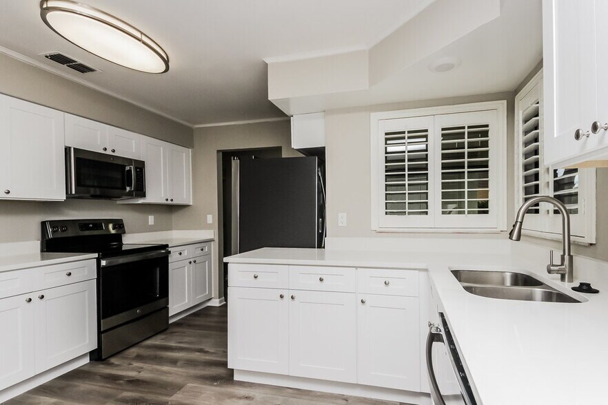 Building Photo - 1108 Santa Cruz Way