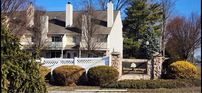 Building Photo - 234 Willow Springs