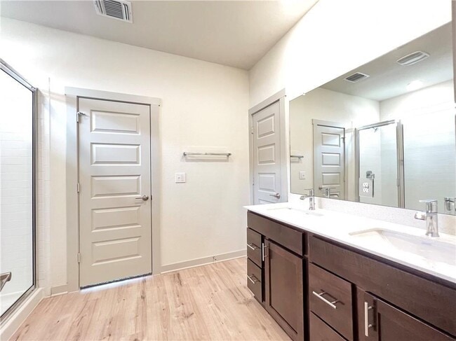 Building Photo - 10600 Defender Trl