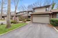 Building Photo - 277 Vista Dr