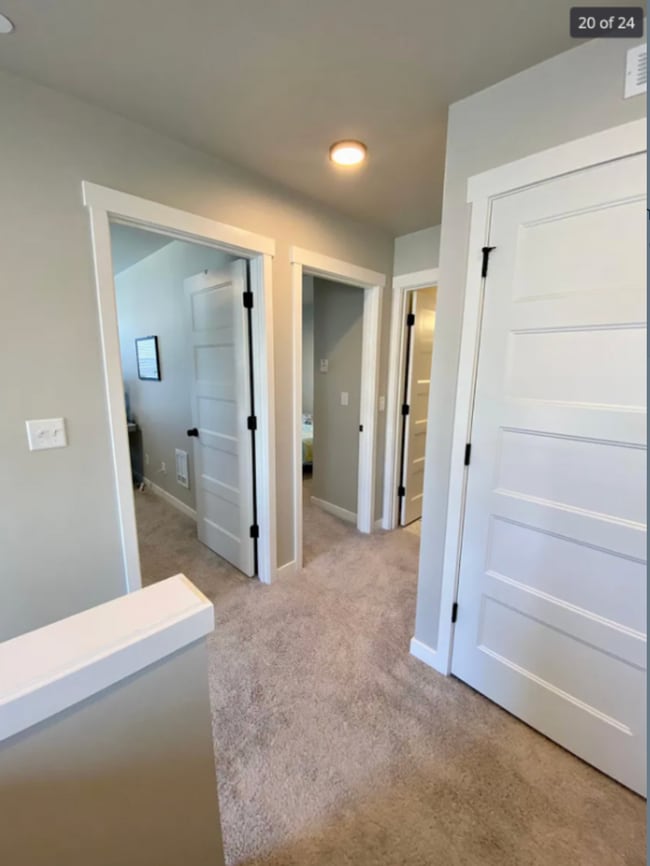 Building Photo - Lynnwood Townhome