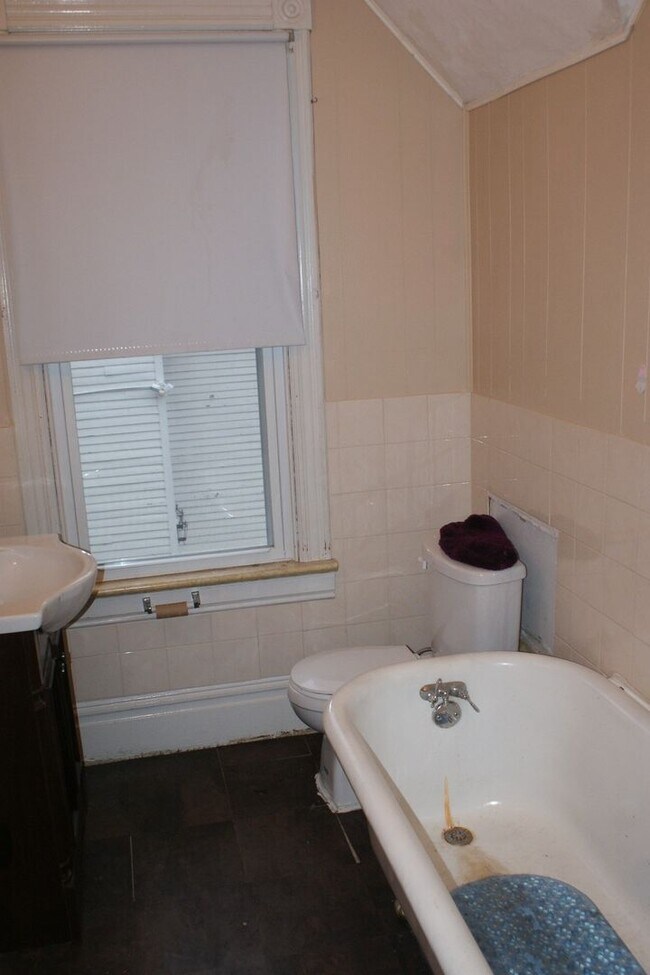 Building Photo - 2646 Terrace Ln