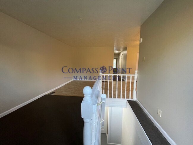 Building Photo - Welcome To Your New Home! FIRST MONTH'S RENT FREE!!