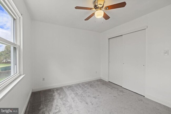 Building Photo - 8 Fanelli Ln