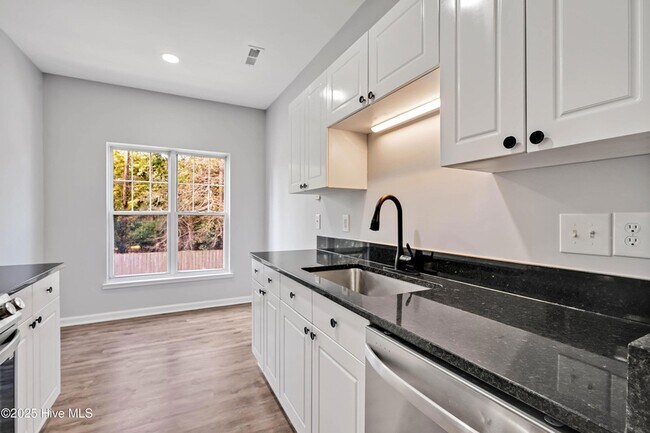 Building Photo - 4519 Sagedale Dr