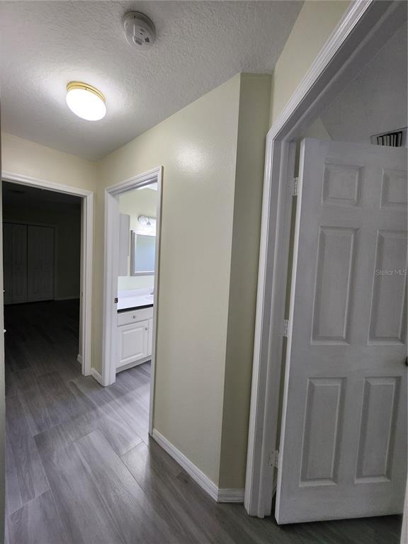 Building Photo - 819 Sandy Trail Pl