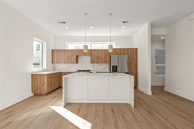 Building Photo - 2206 Arroyo Ave