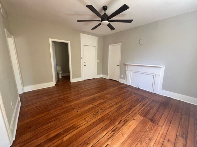 Building Photo - 1 Bedroom 1 Bath Apartment in Wraggsboro -...