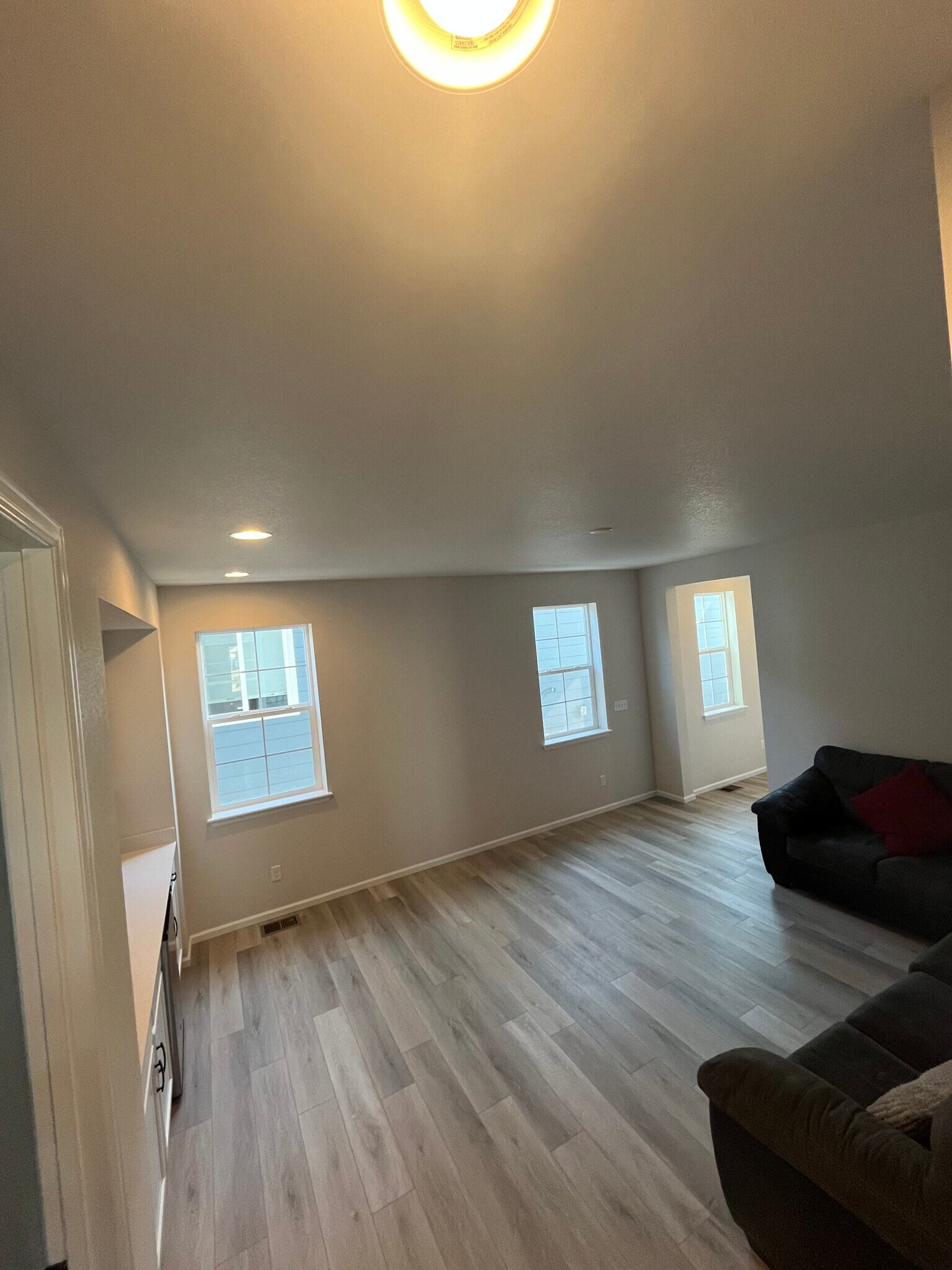 Living room - 8916 Snake River St