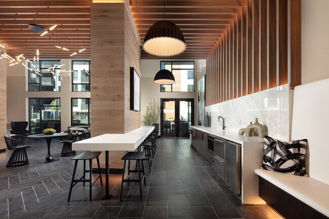 Building Photo - 3578 Rambla Pl