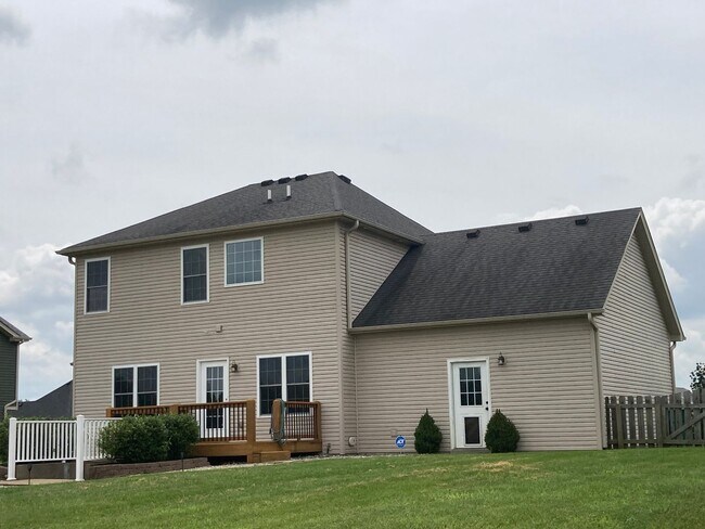 Building Photo - 108 Carriage Hills Ln