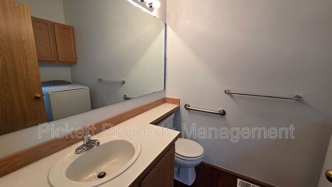 Building Photo - 11615 Breckenridge Ln NW