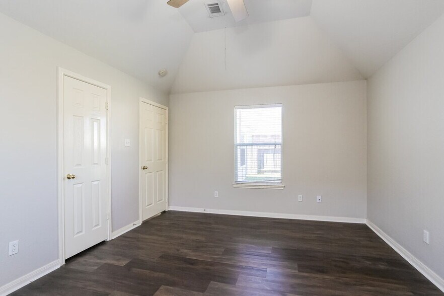 Building Photo - 24030 Rockygate Dr