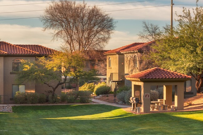 Building Photo - 5751 N Kolb Rd