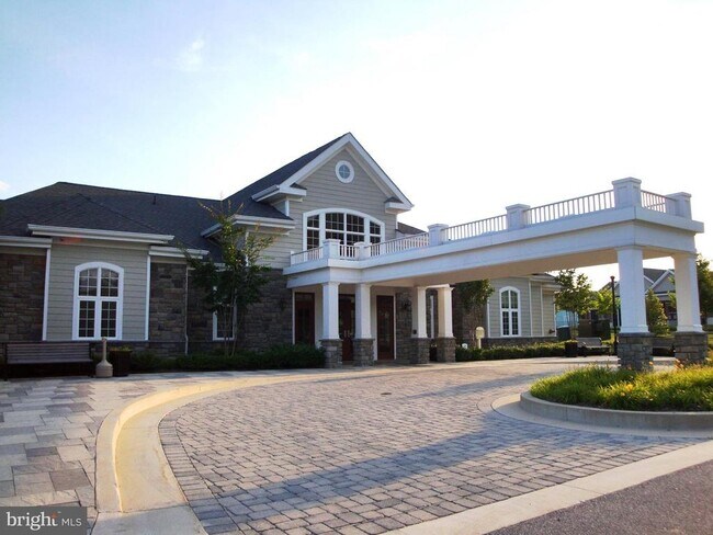 Building Photo - 7101 Travertine Dr