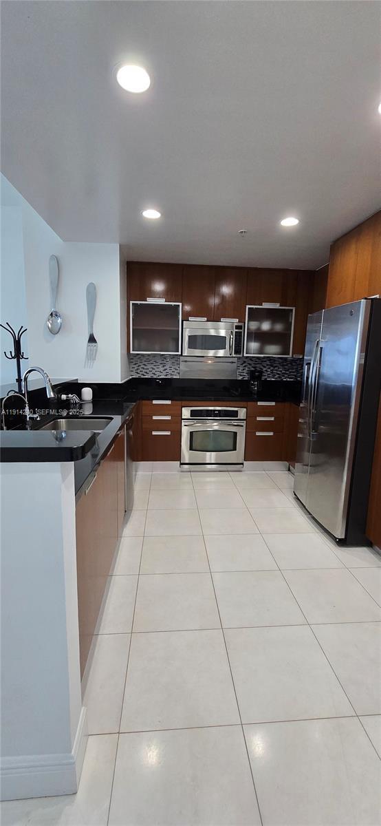 Building Photo - 7901 Hispanola Ave