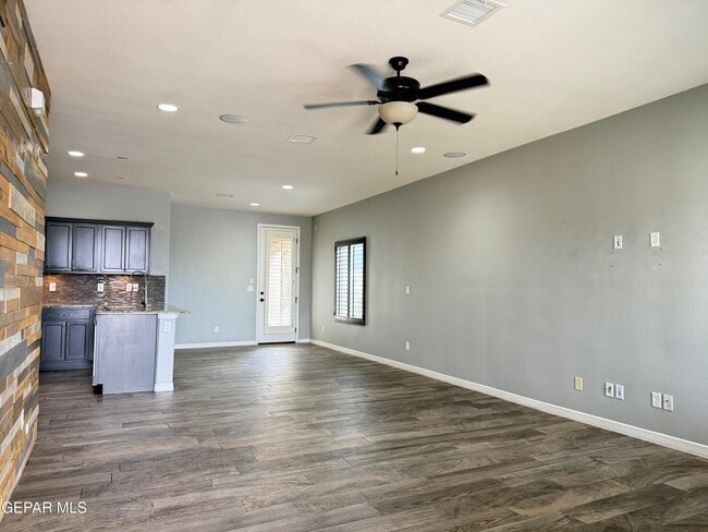 Building Photo - 13454 Everingham St