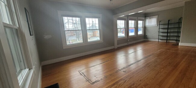 Building Photo - 2108-2110 Bardstown Rd