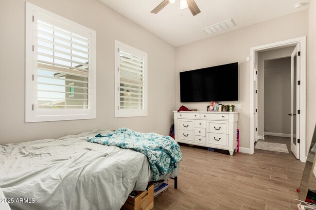 Building Photo - 5314 N 182nd Ln