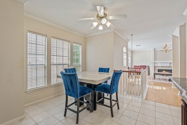 Building Photo - 1315 Anita St