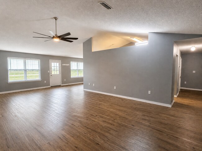 Building Photo - 2155 Hagood Loop